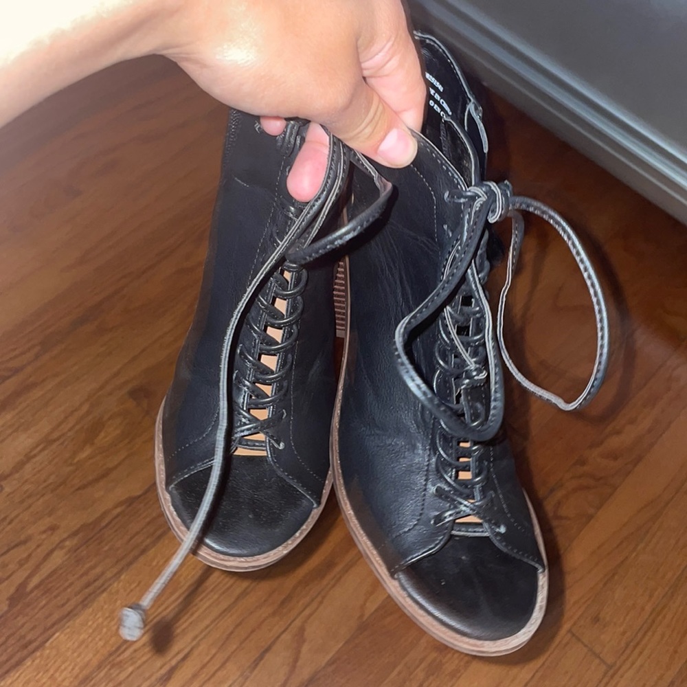 Summer boot heels